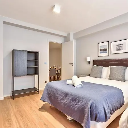 Daire Spacious Flat With 3-bedroom In