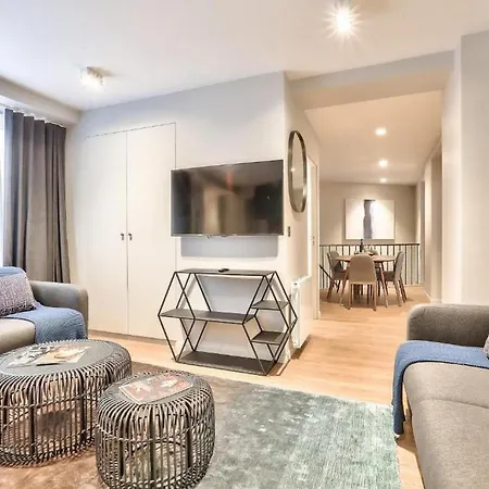 Spacious Flat With 3-bedroom In *