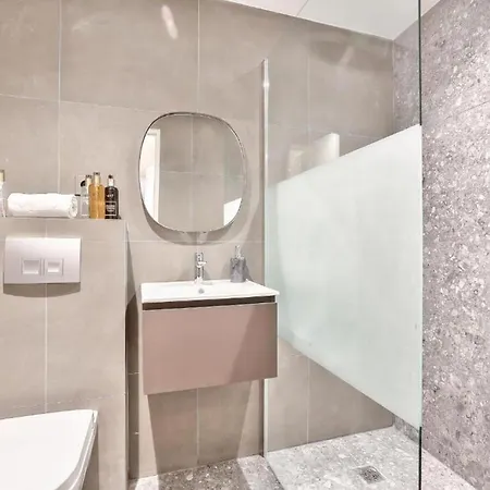 Daire Spacious Flat With 3-bedroom In Dublin