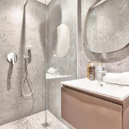 Spacious Flat With 3-bedroom In * Dublin